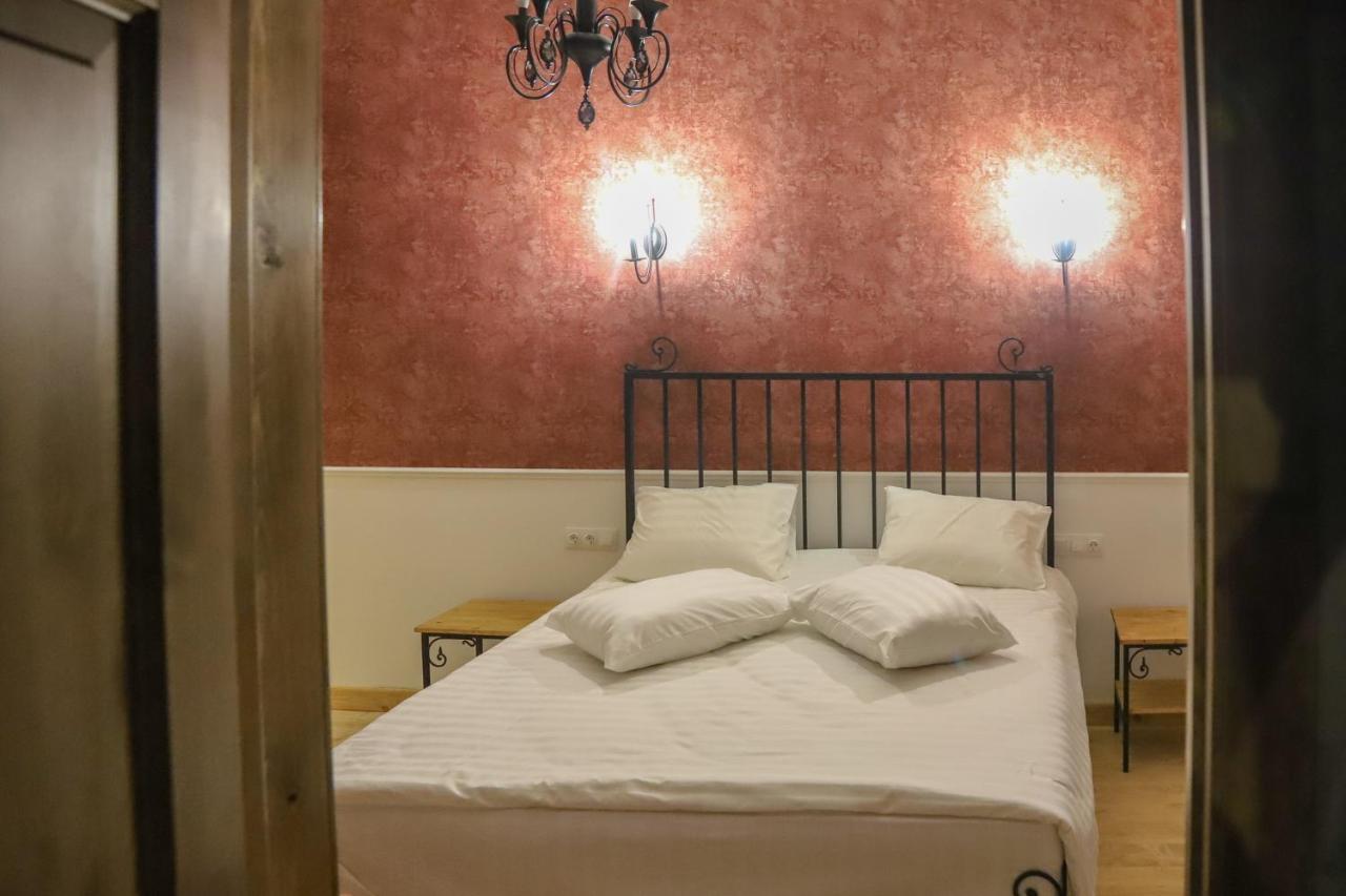 Nur Guest House Гюмри Екстериор снимка