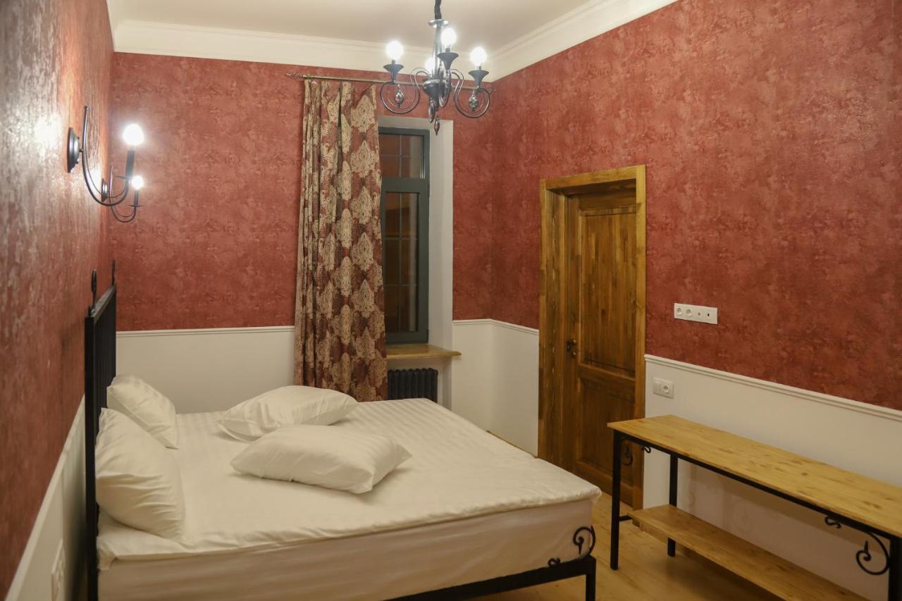 Nur Guest House Гюмри Екстериор снимка