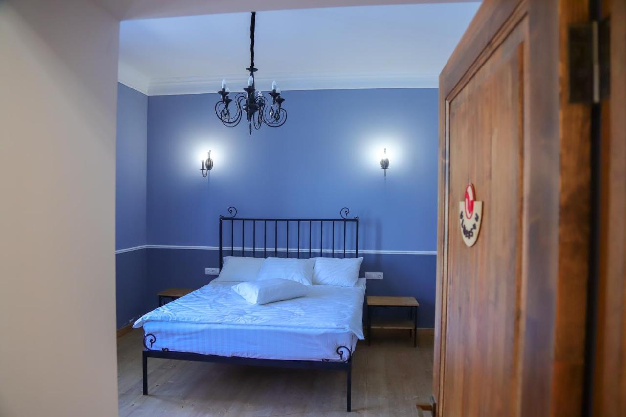 Nur Guest House Гюмри Екстериор снимка